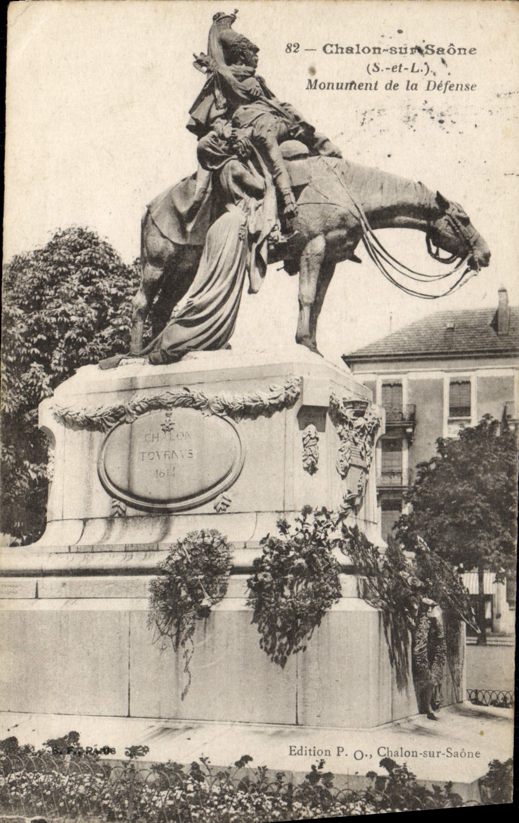 VINTAGE POSTCARD Trawl-net on the Saone Monument of Defense