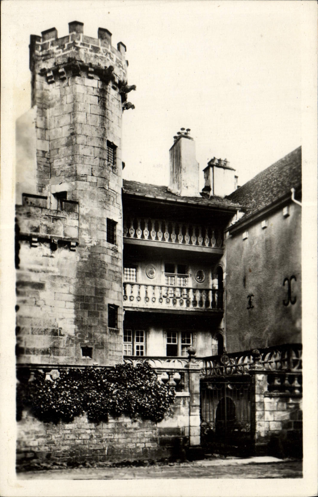 CPA Haute Saone Jolie Luxeuil Bains Maison et Tour du Bailly