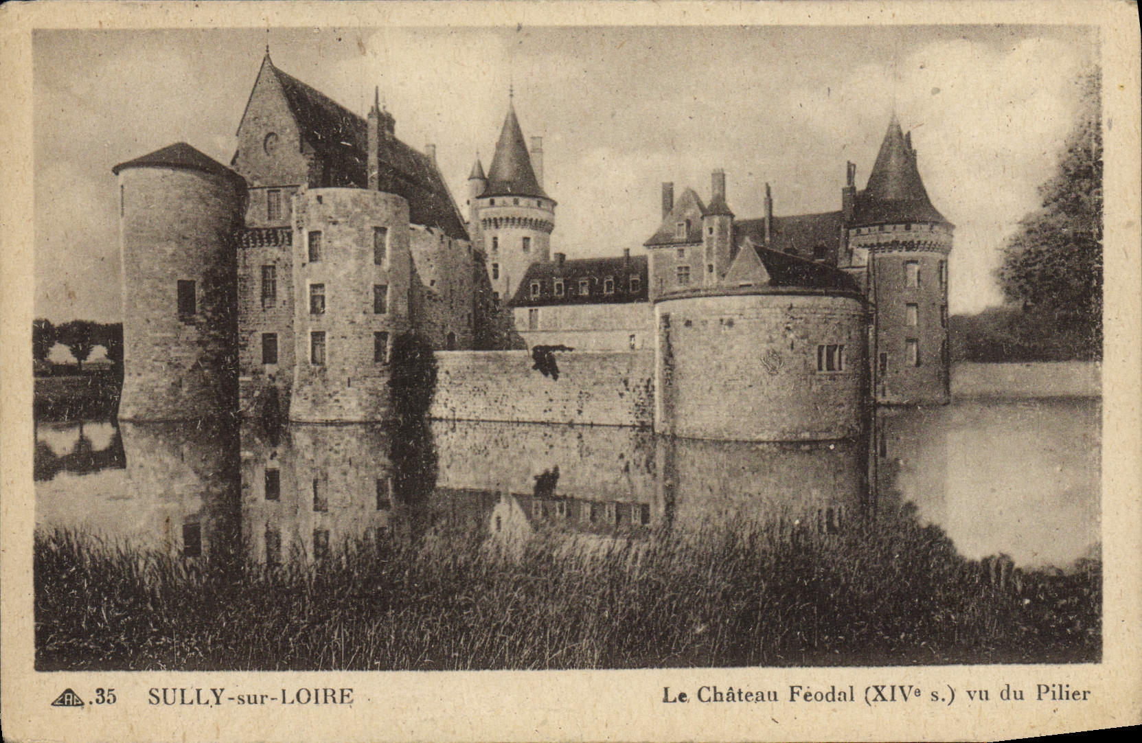 VINTAGE POSTCARD Sully On the Loire the Feudal Castle seen of the pillar