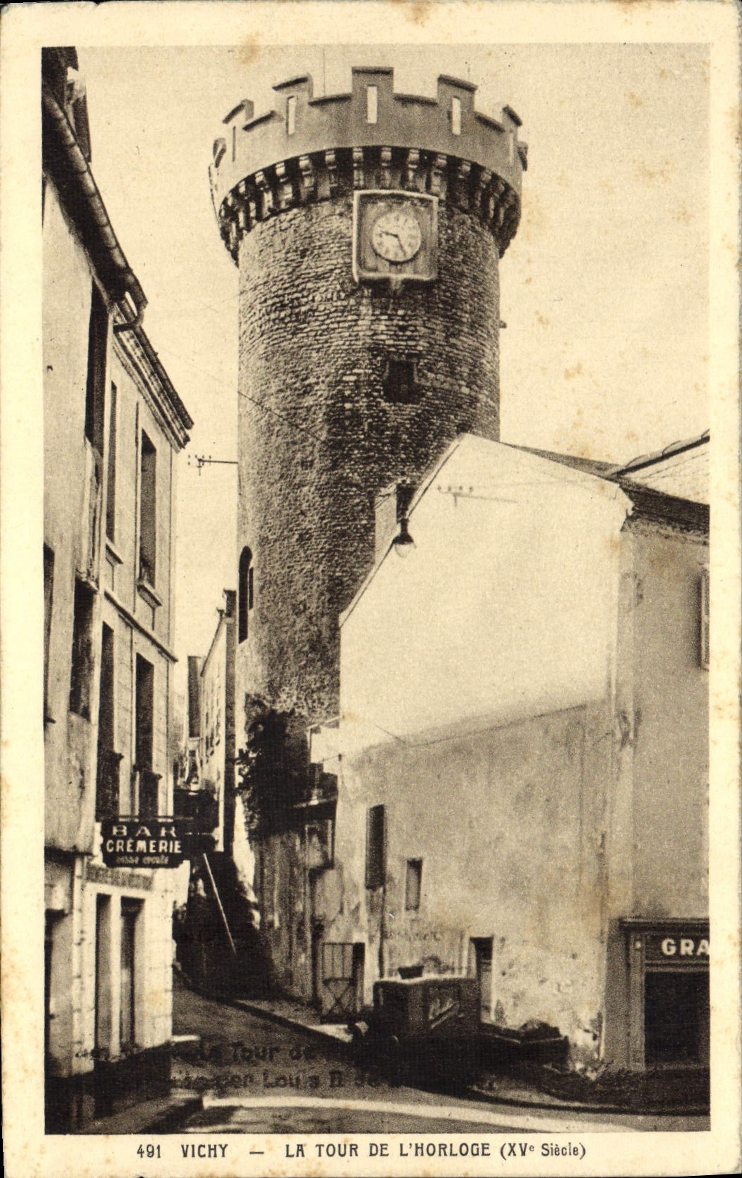 CPA Vichy La Tour De L'Horloge Bar Cremerie