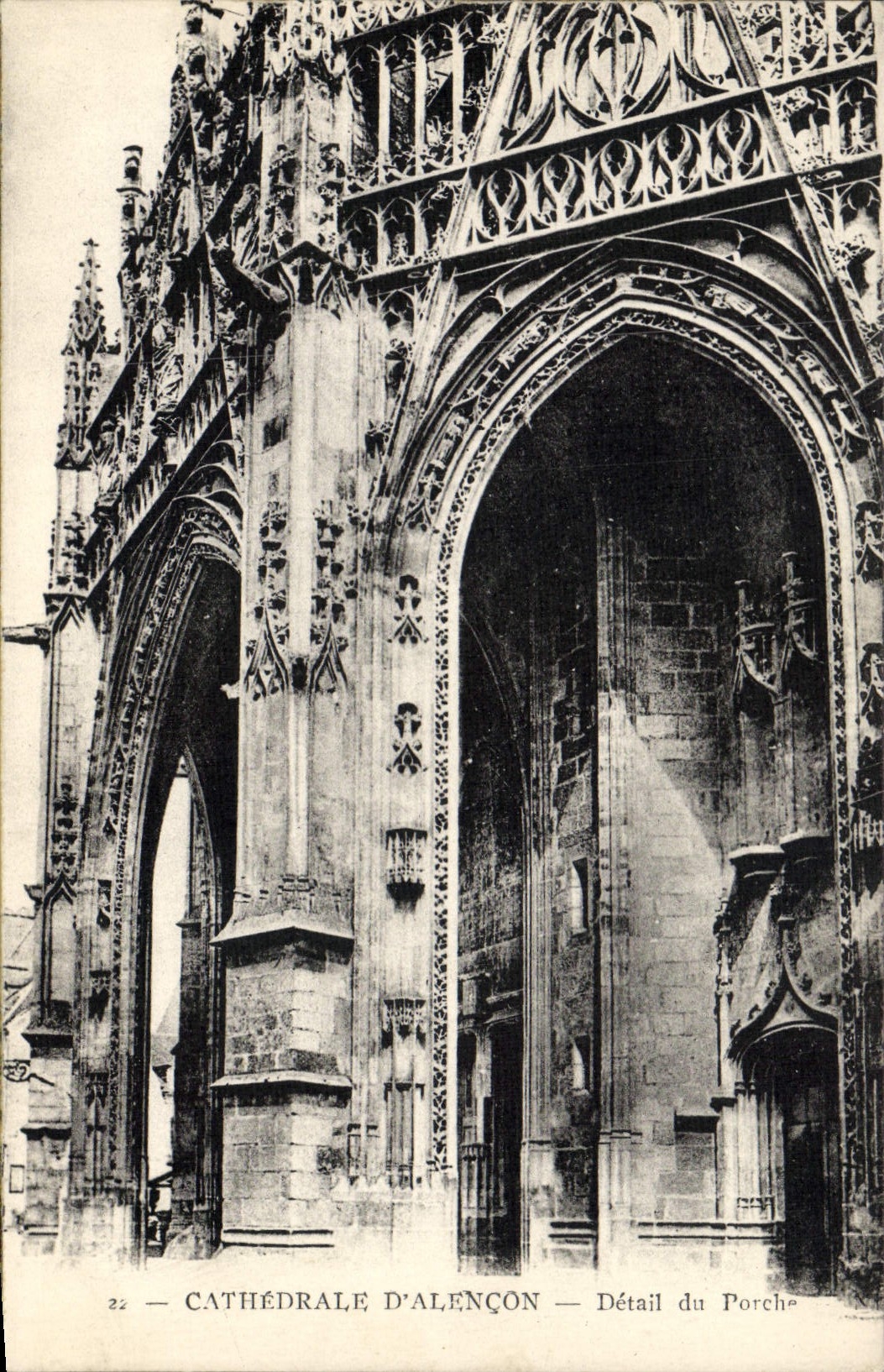CPA Cathedrale D'Alencon Detail du Porche