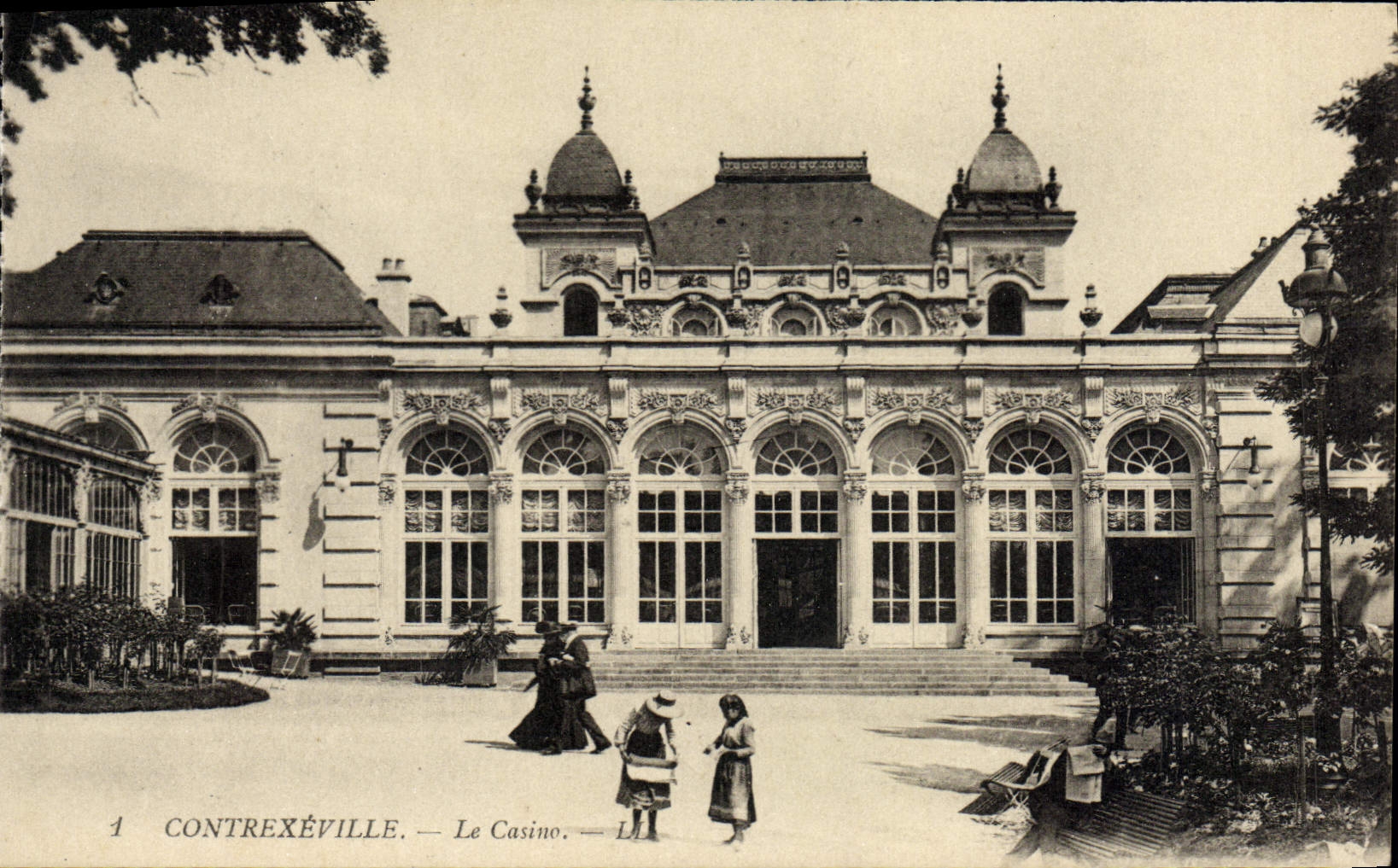 VINTAGE POSTCARD Contrexeville the Casino