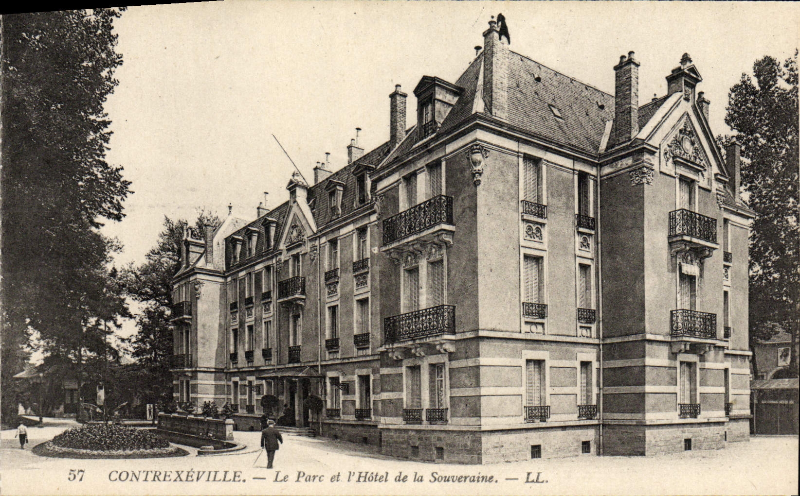 VINTAGE POSTCARD Contrexeville the Park and the Hotel of the Sovereign one