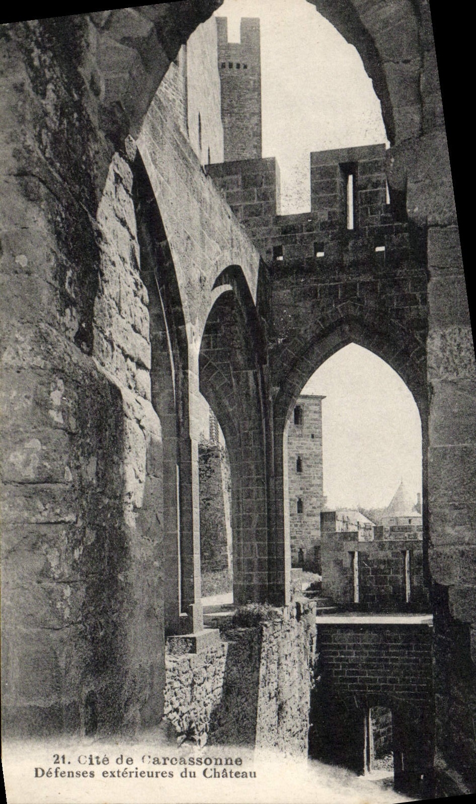 CPA Cite de Carcassonne Defenses exterieures du chateau