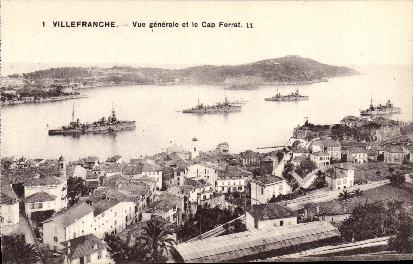 CPA Villefranche Vue Generale et le Cap Ferrat Bateaux