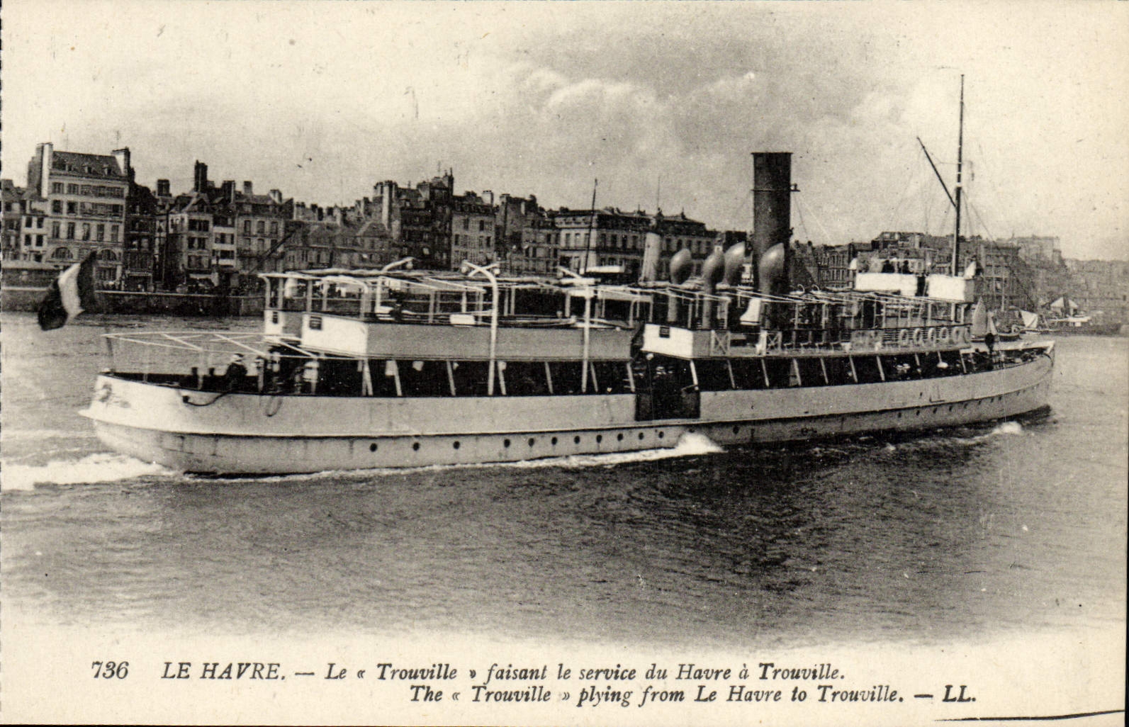 VINTAGE POSTCARD Le Havre Trouville making the service of Le Havre has Trouville Bateau