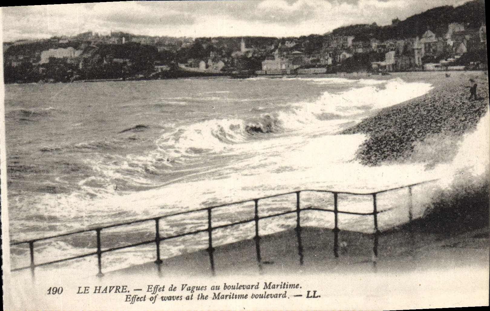 VINTAGE POSTCARD Le Havre Effect Vaguenesses to the maritime Boulevard