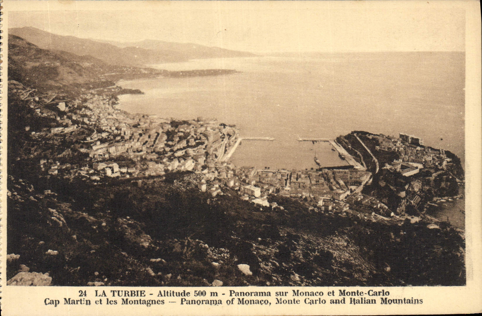 Panorama de la altitud de la POSTAL de la VENDIMIA La Turbie en Mónaco y Monte Carlo