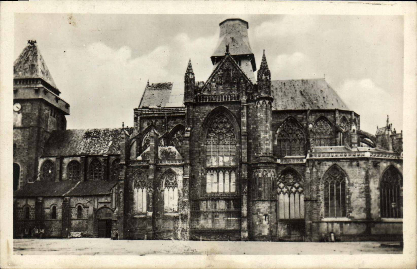 MODERN CARD Evron the basilica