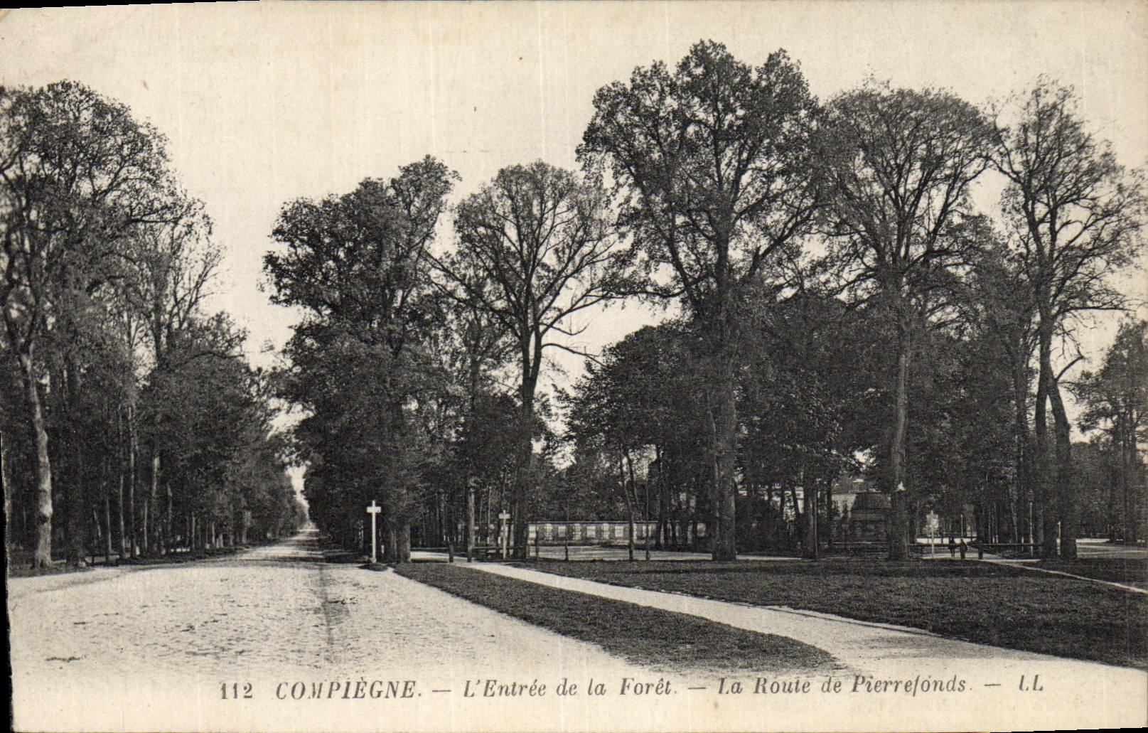 POSTAL Compiegne de la VENDIMIA la entrada del camino del taladro de Pierrefonds