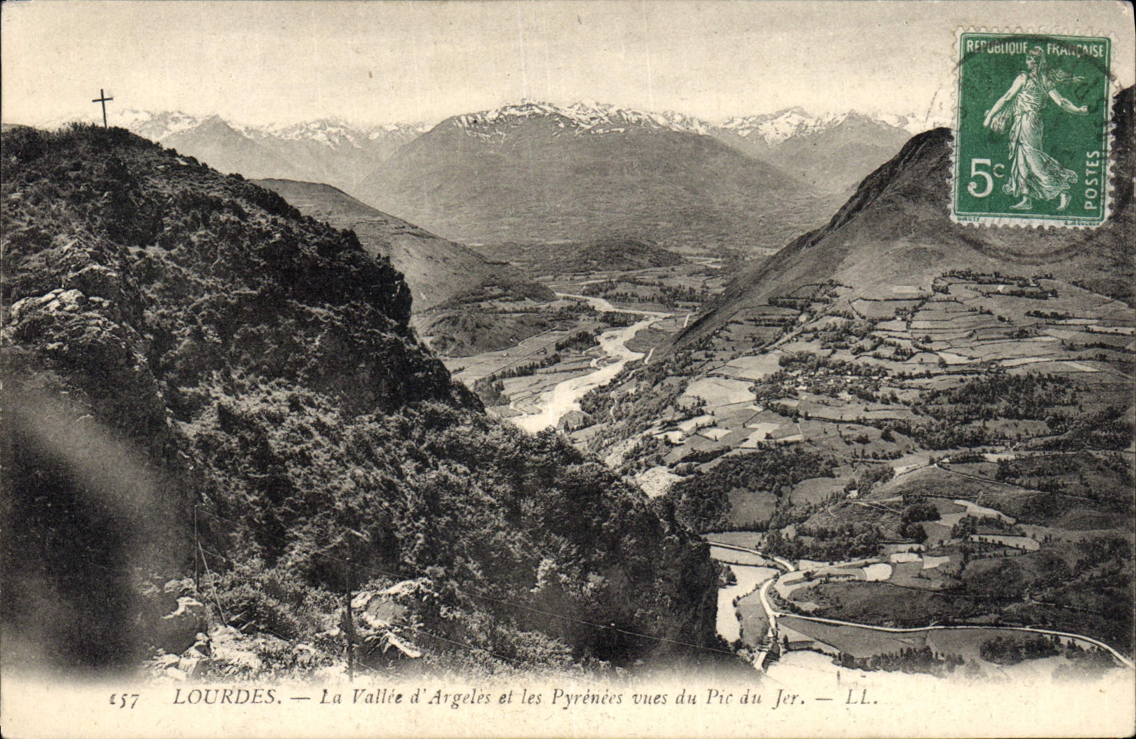 POSTAL de la VENDIMIA pesada el valle de Argeles y los Pyrenees vistos del pico de Jer