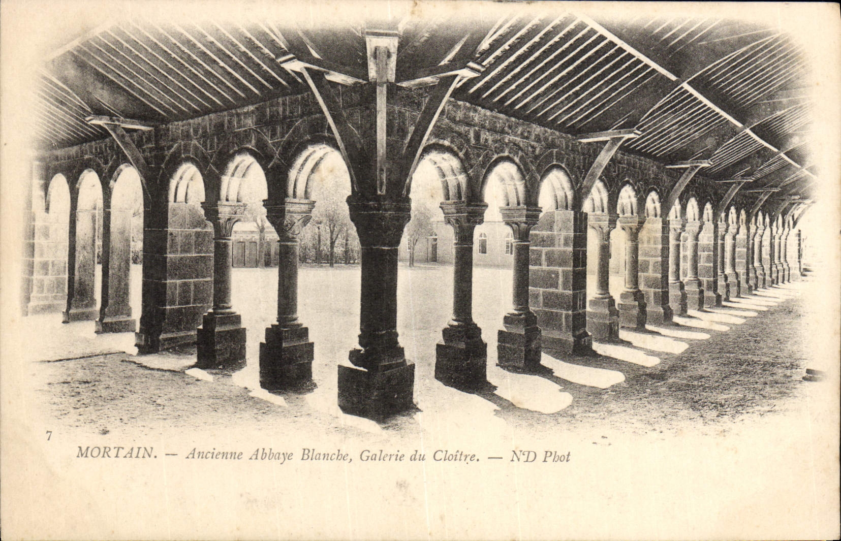CPA Mortain Ancienne Abbaye Blanche Galerie du cloitre