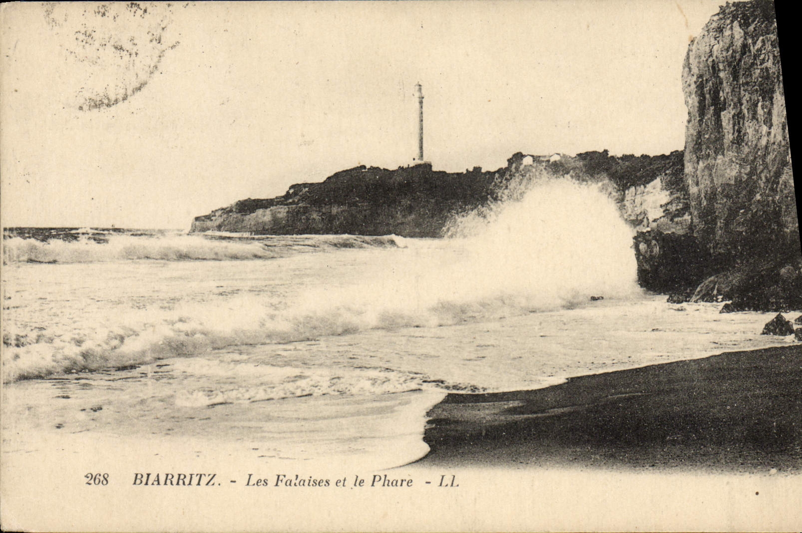 CPA Biarritz Les Falaises et le Phare