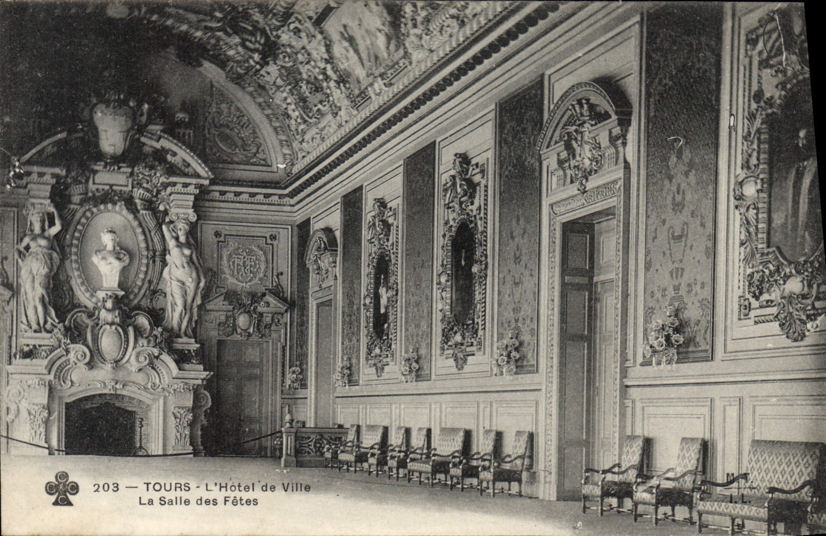 VINTAGE POSTCARD Tours the Town hall the village hall