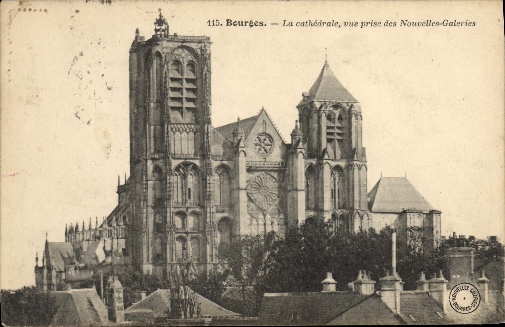 POSTAL Bourges de la VENDIMIA la catedral vista de las nuevas galerías
