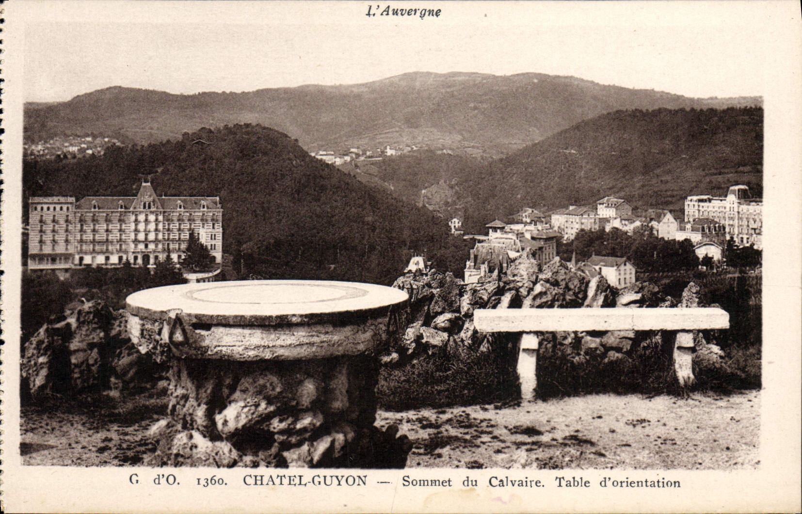 VINTAGE POSTCARD Auvergne Chatel Guyon Sommet of the Martyrdom Counts of orientation