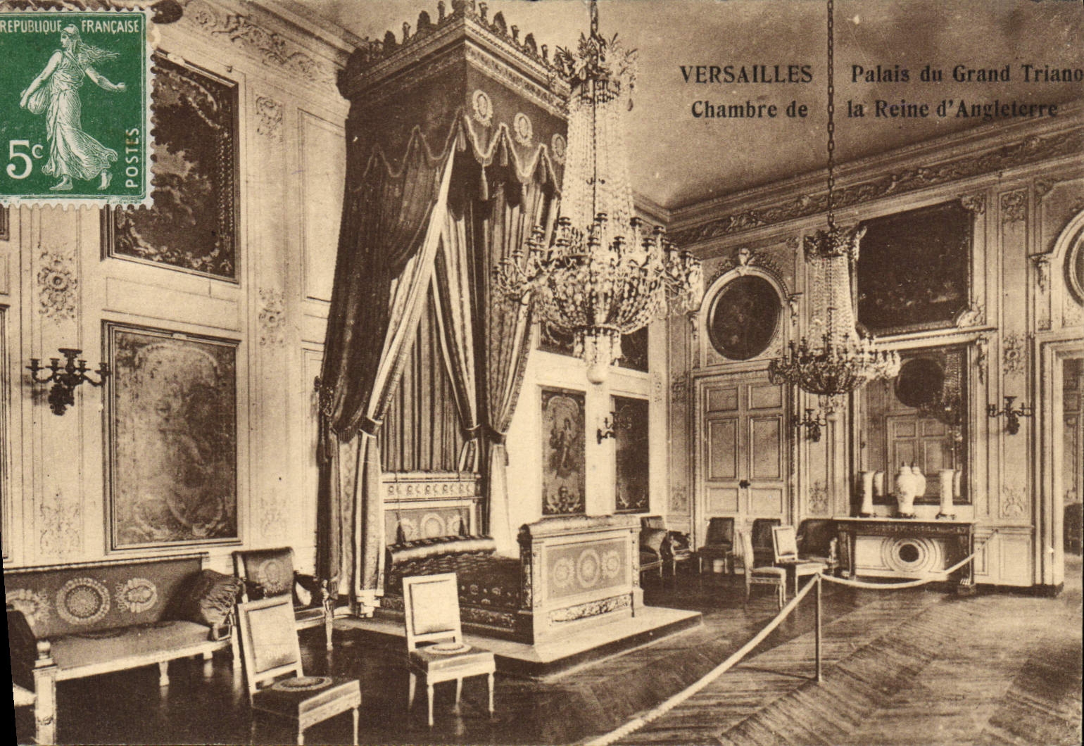 VINTAGE POSTCARD Versailles Palate of Large the Room of the Queen of England