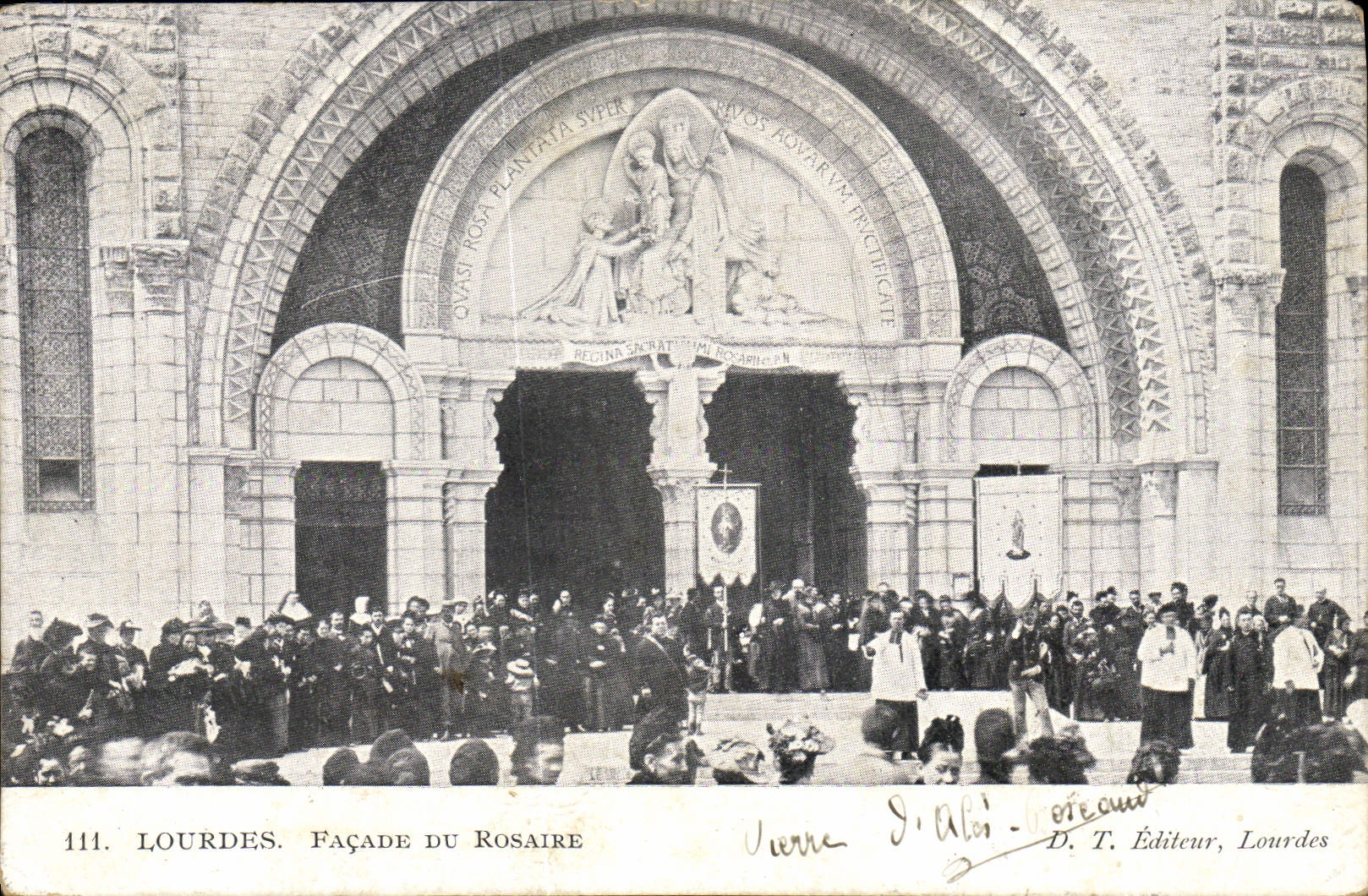 Ataque frontal pesado de la POSTAL de la VENDIMIA del rosario