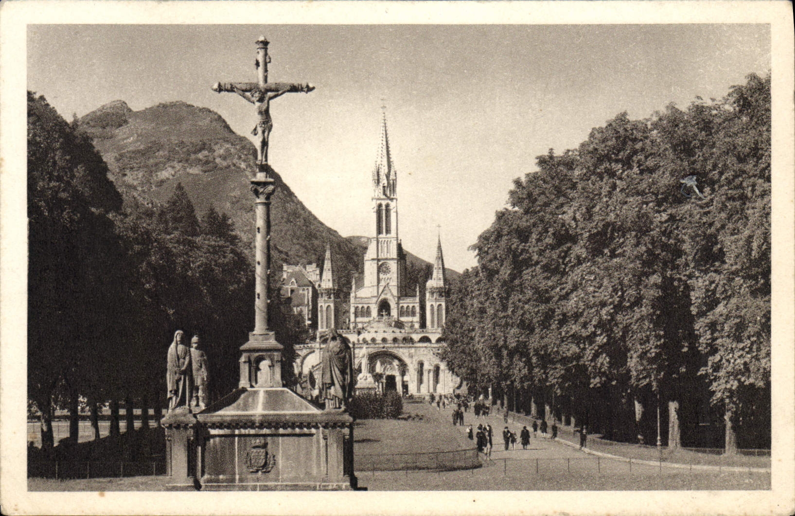 Martirio bretón pesado y basílica de la POSTAL de la VENDIMIA