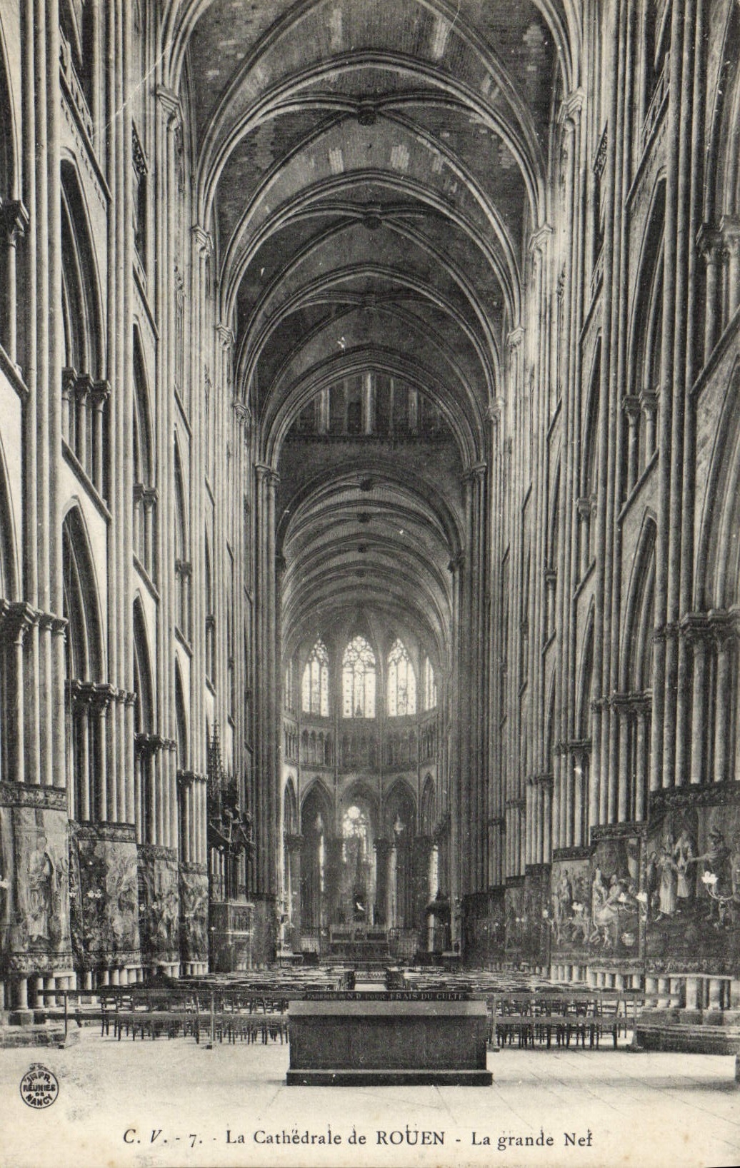 VINTAGE POSTCARD the Cathedral Of Rouen the Great Nave