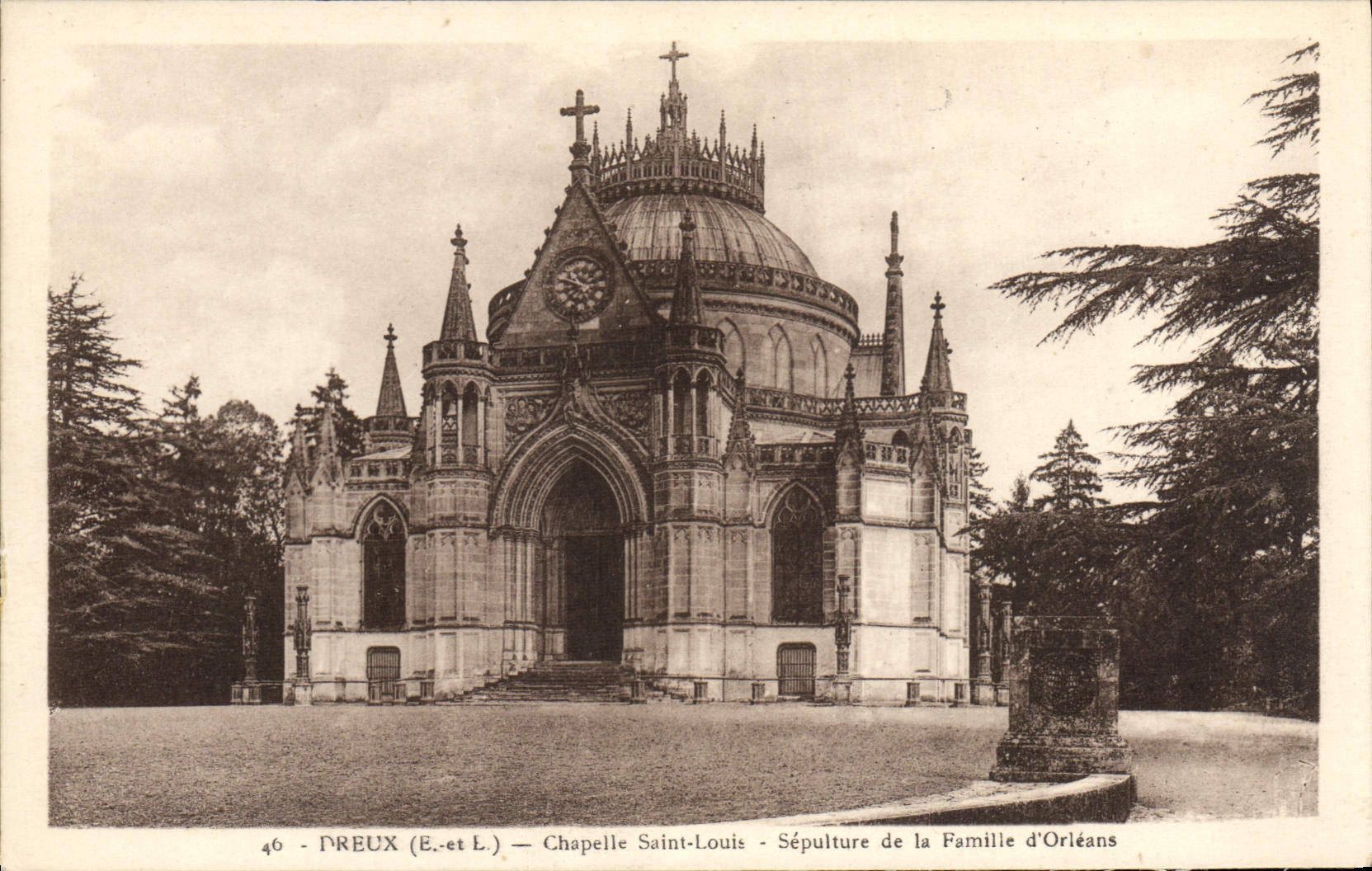 CPA Dreux Chapelle Saintn Louis Sepulture De La Famille D'Orieans