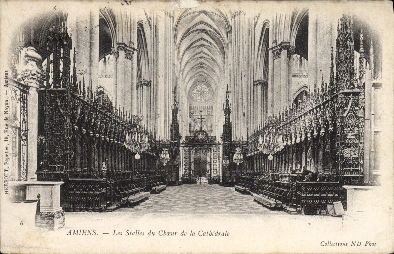 CPA Amiens Les Stalles Du Choeur De La Cathedrale