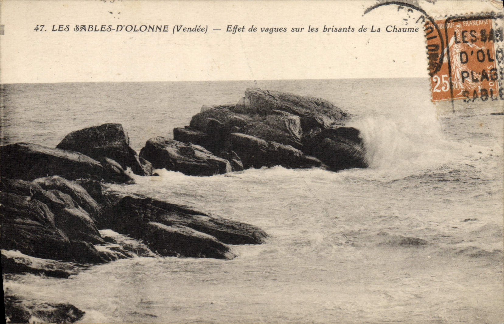 CPA Les Sables D'Olonne Effet De Vagues Sur Les brisants de la chaume