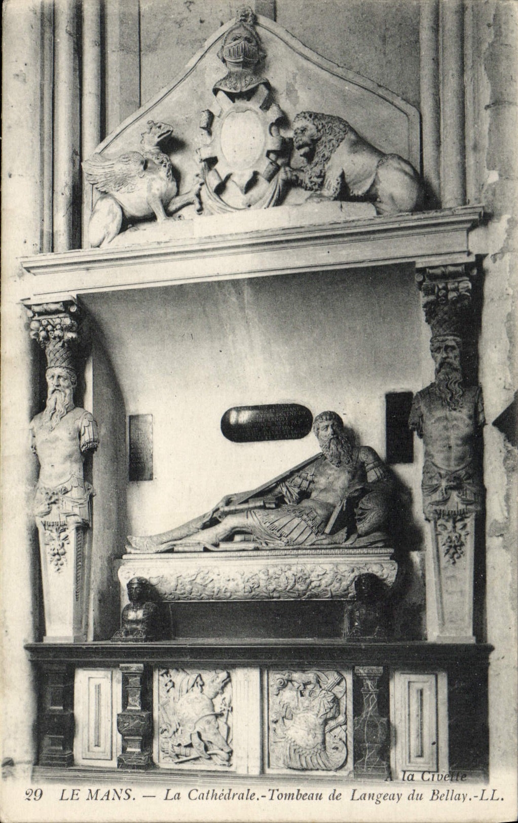 CPA Le Mans La Cathedrale Tombeau De Langeay Du Bellay Lion