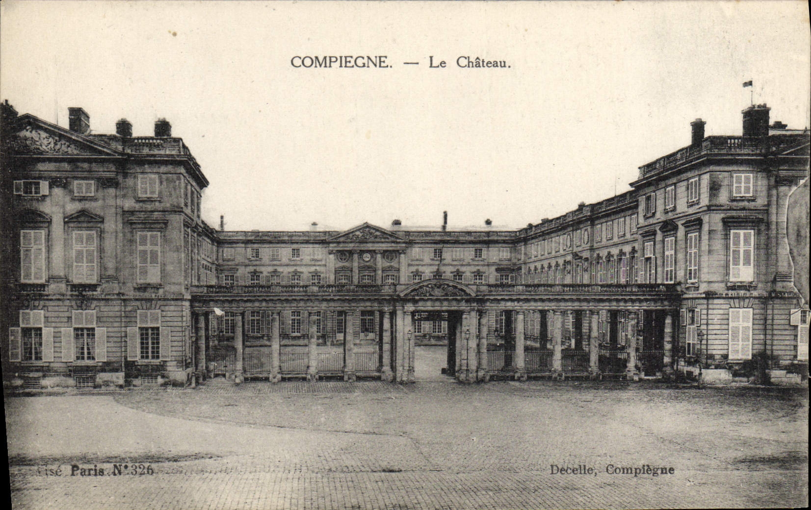 CPA Compiegne Le Chateau