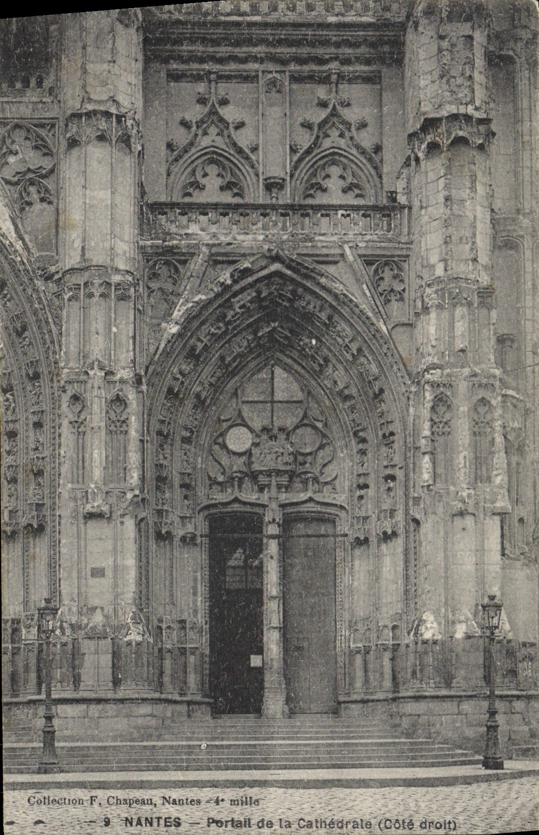 VINTAGE POSTCARD Nantes Gate Of the Cathedral