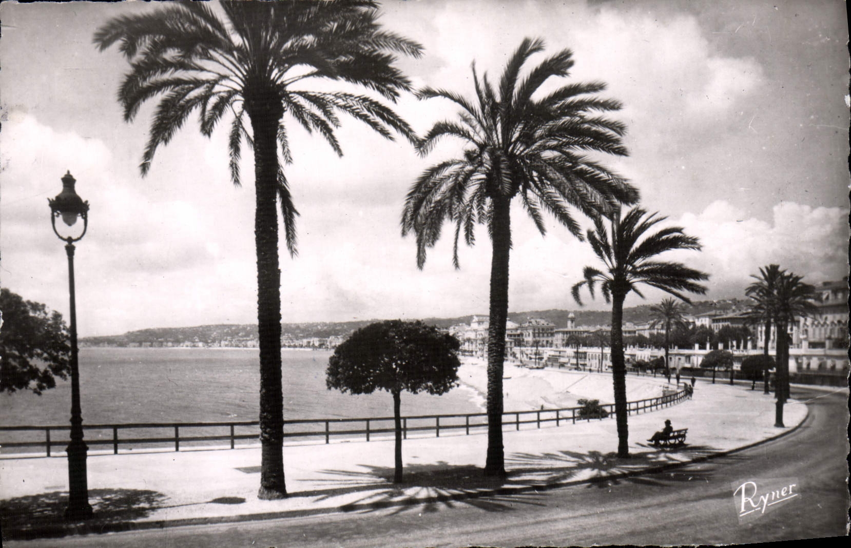 CPM Nice Quai Des Etats Unis La baie aux Anges