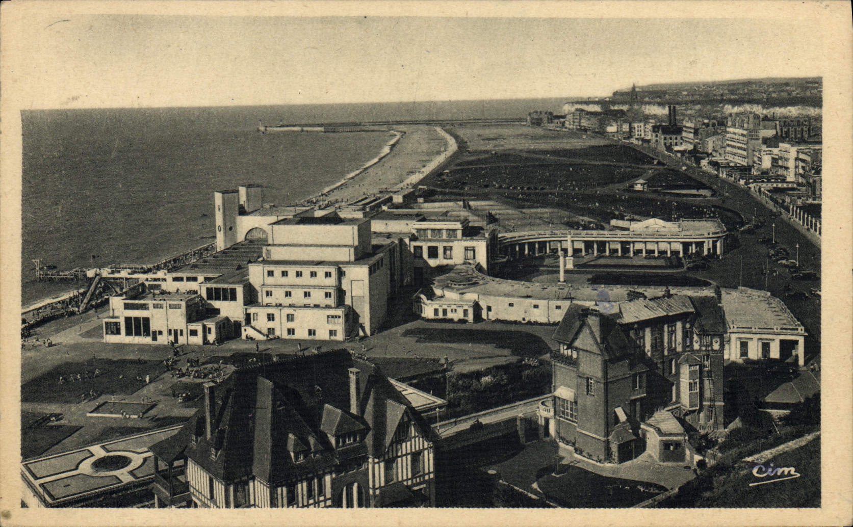 CPA Dieppe Vue Panoramique Casino et plage