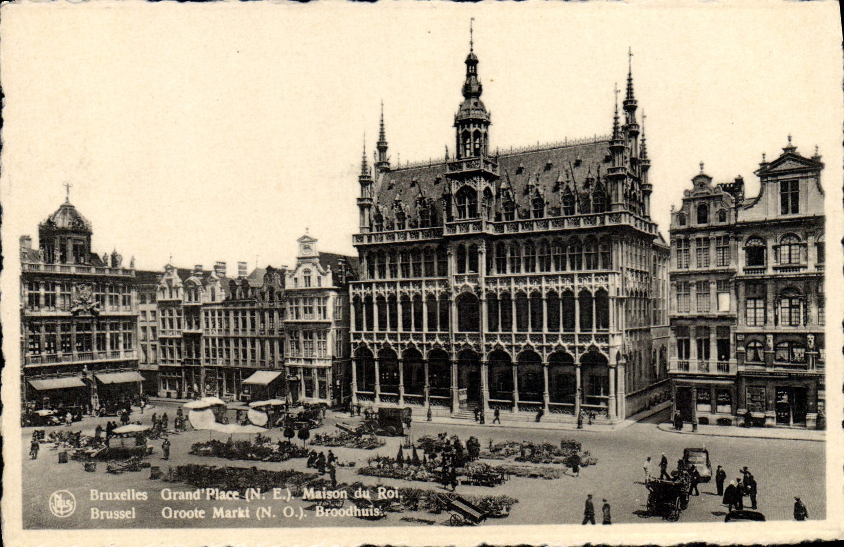 VINTAGE POSTCARD Brussels Grand Places House of the king