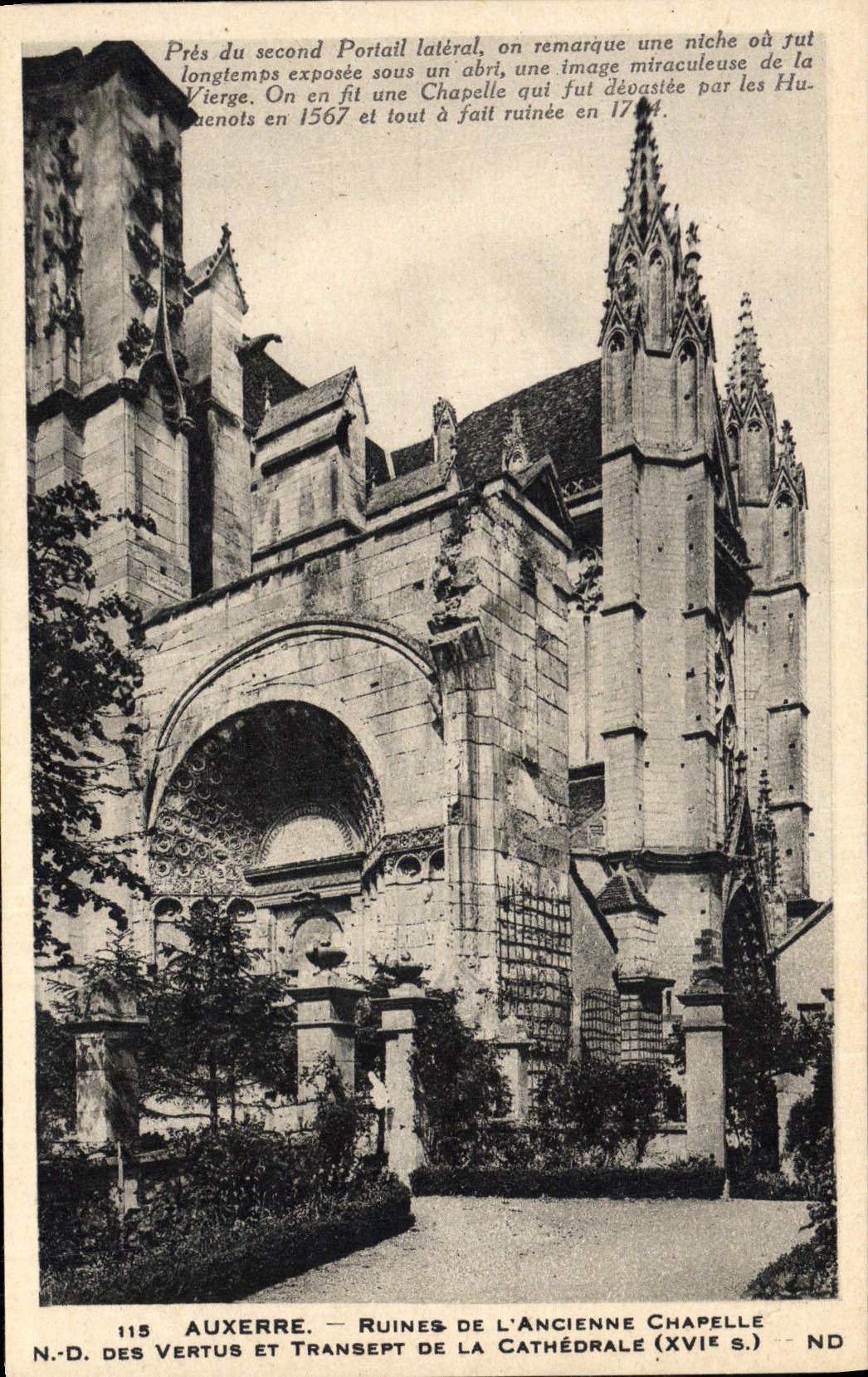 CPA Auxerre Ruines De L'Ancienne Chapelle ND des Vertus et transept de la cathedrale