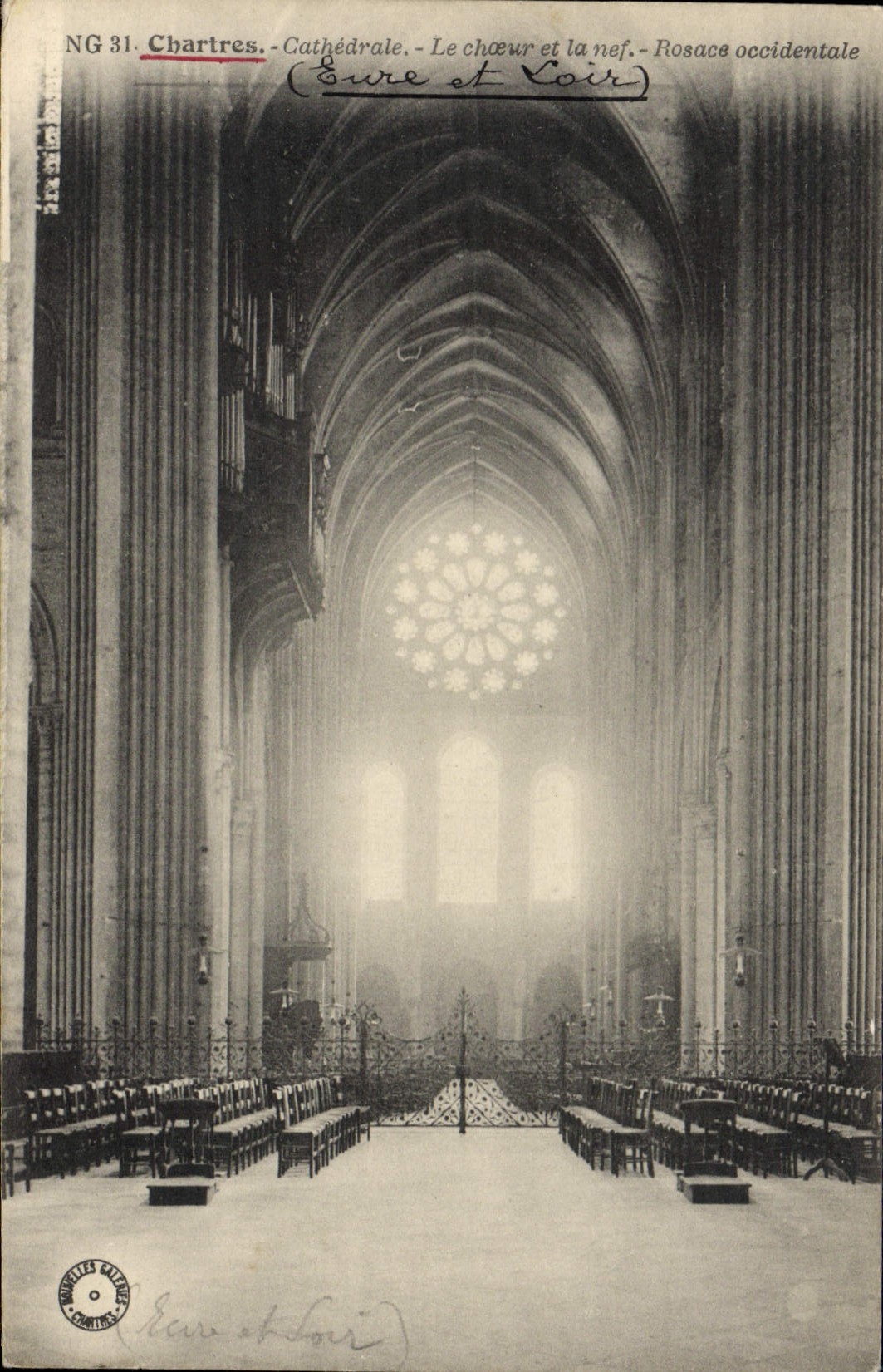 CPA Chartres Cathedrale Le Choeur Et La nef Facade occidentale
