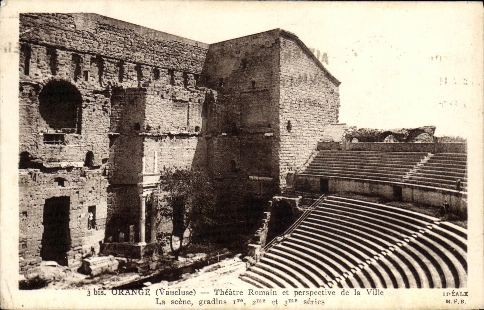 CPA Orange Theatre Romain Et Perspective De La Ville La scene Gradins