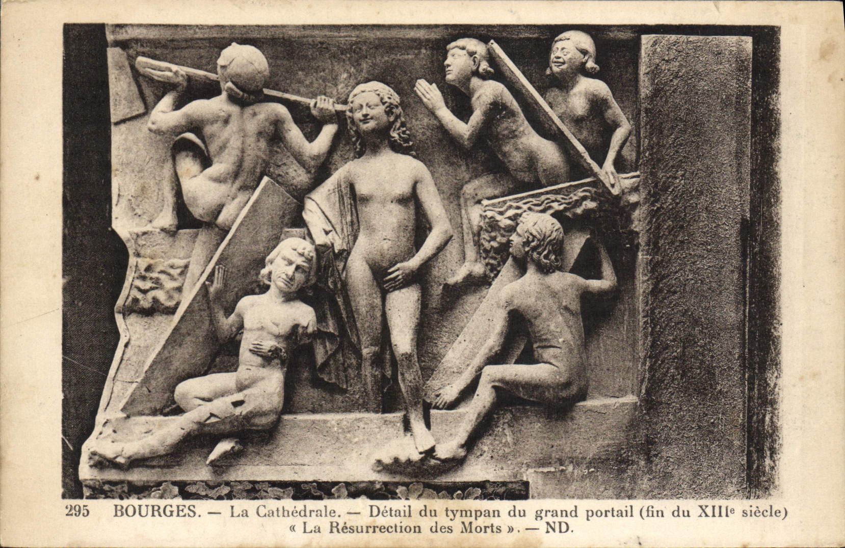 POSTAL Bourges de la VENDIMIA el detalle de la catedral del tímpano de la puerta grande la resurrección de muertes