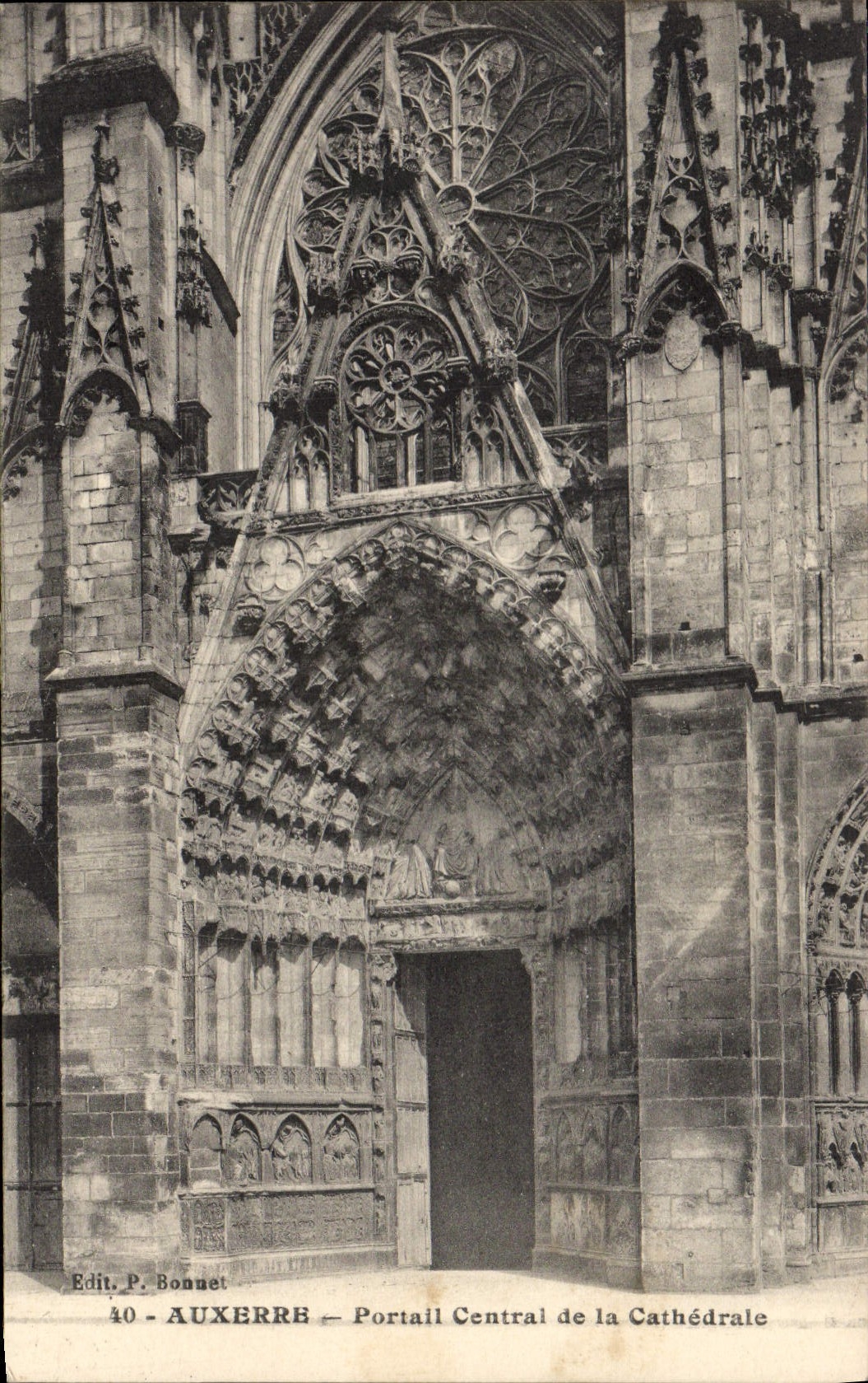 VINTAGE POSTCARD Auxerre Central Gate Of the Cathedral