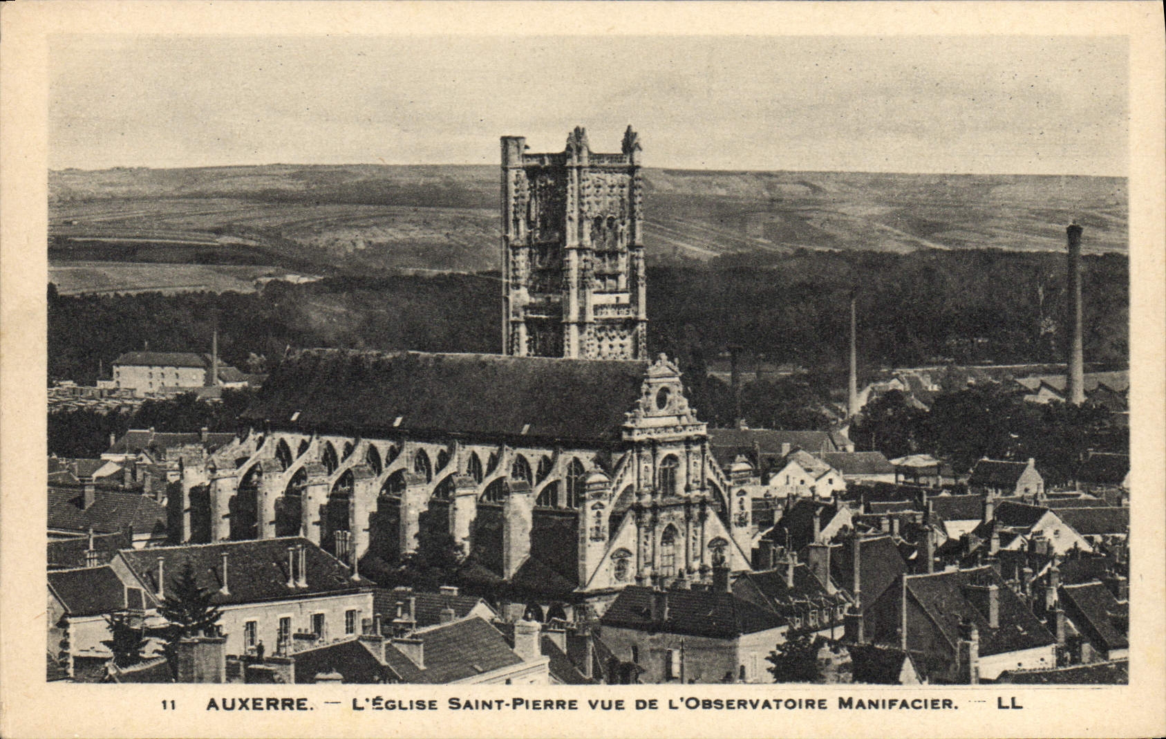 CPA Auxerre L'Eglise Saint Pierre Vue De L'Observatoire Manifacier