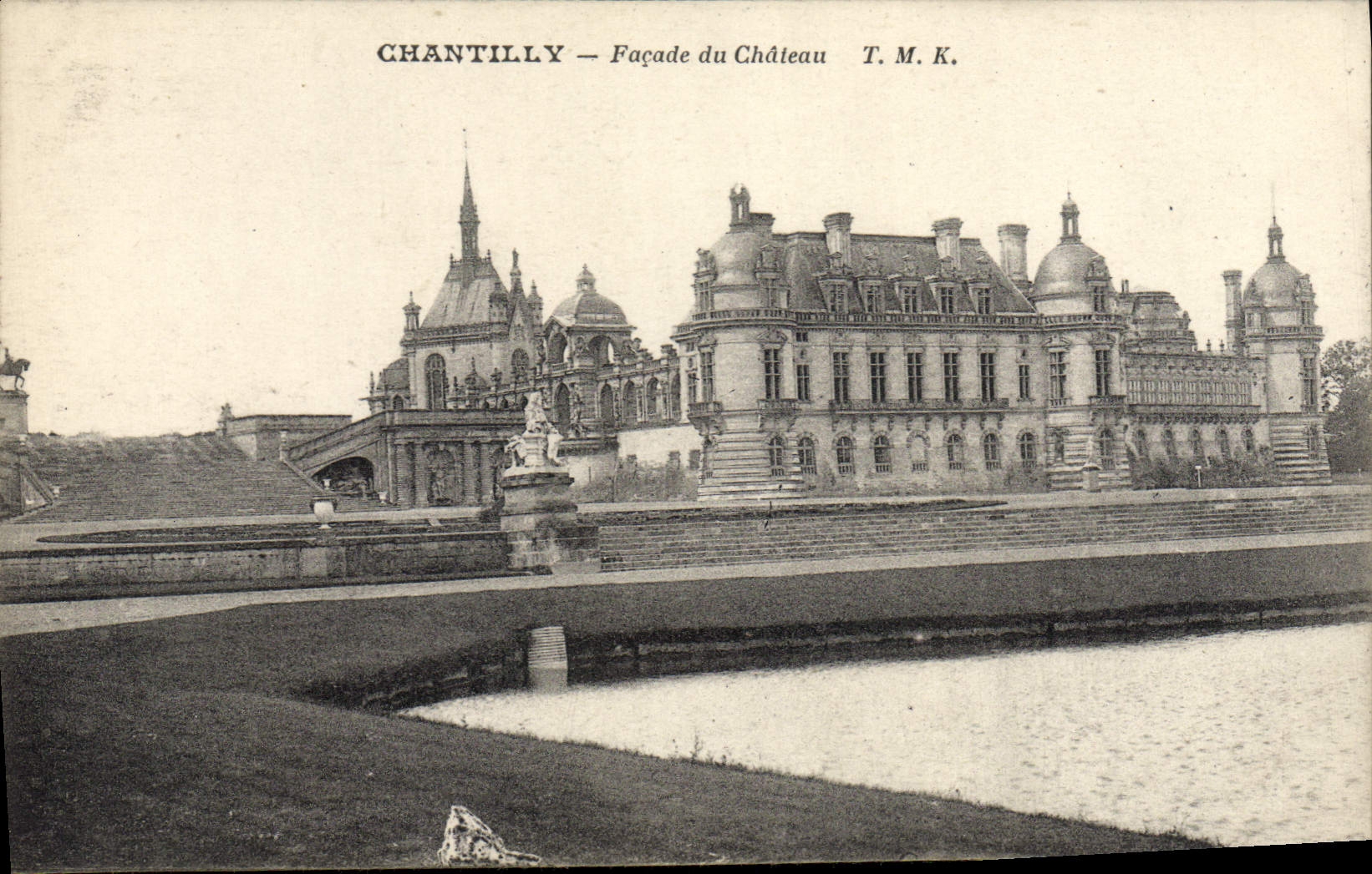 Ataque frontal de Chantilly de la POSTAL de la VENDIMIA del castillo