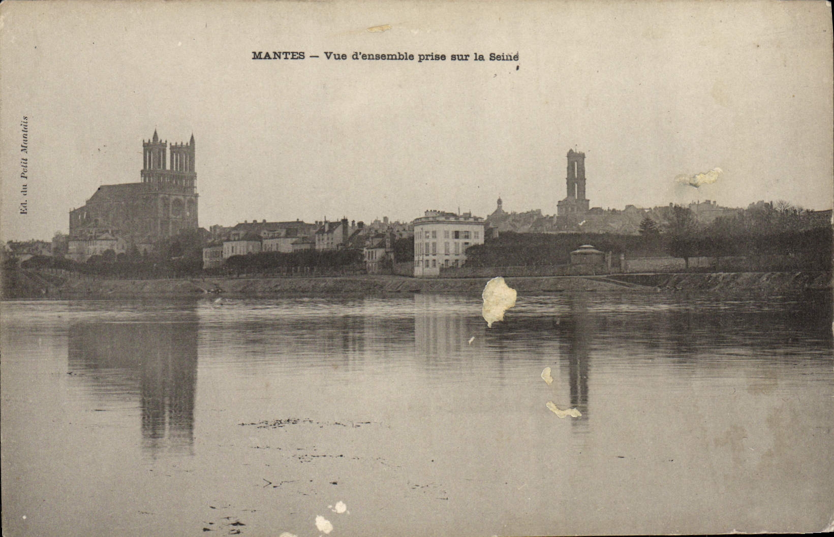 CPA Mantes Vue Densemble Prise Sur La Seine