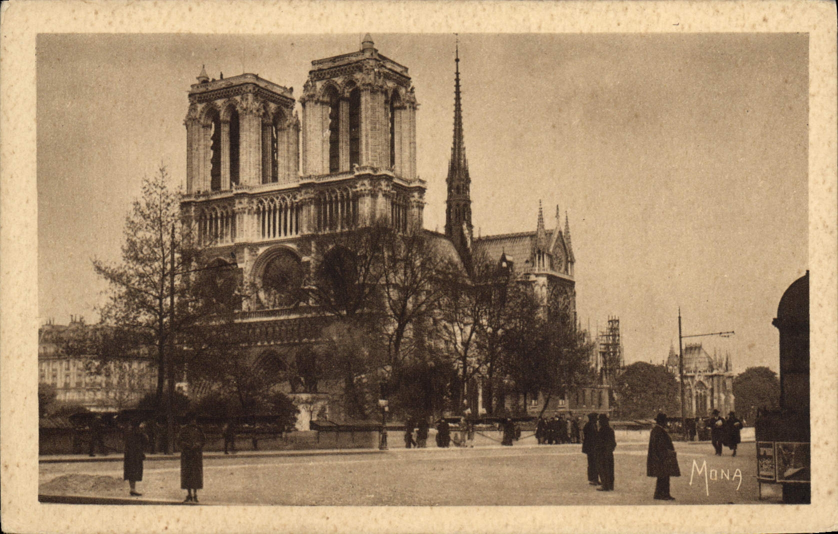 CPA Paris La Cathedrale Notre Dame
