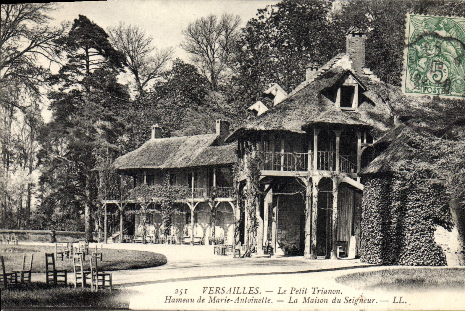 CPA Versailles Le Petit Trianon Hameau De Marie Antoinette La maison du Seigneur