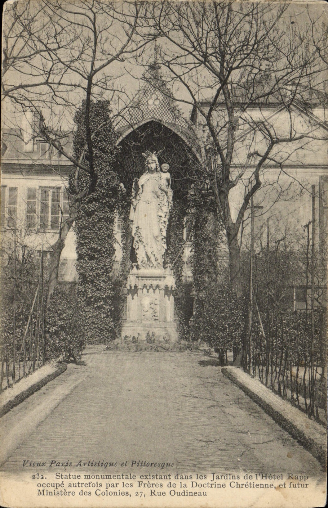 CPA Statue Monumentale Existant Dans Les Jardins de l'hotel Rapp Ministere des Colonies Rue Oudineau Paris