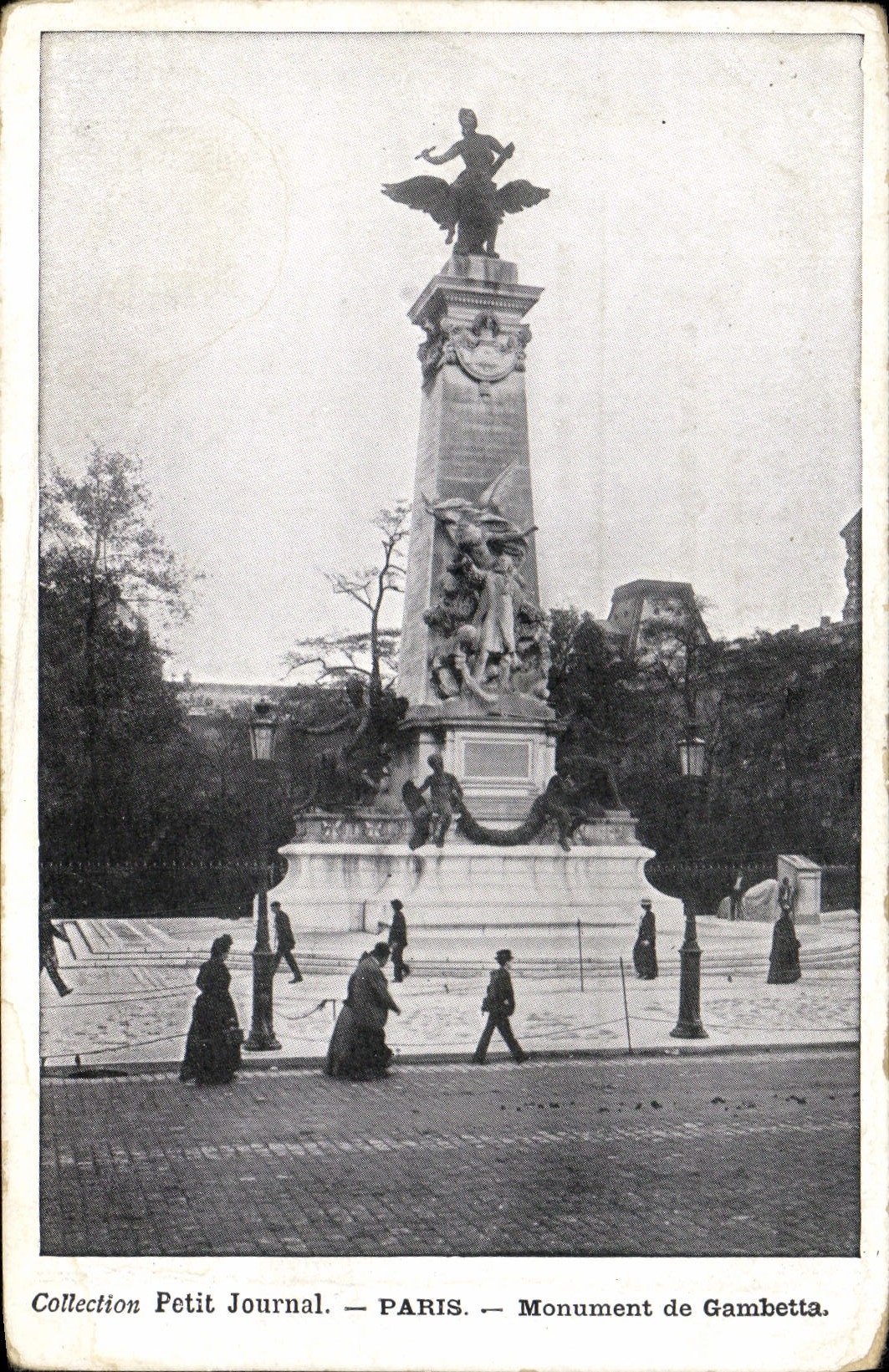 VINTAGE POSTCARD Small Newspaper Paris Monument De Gambetta