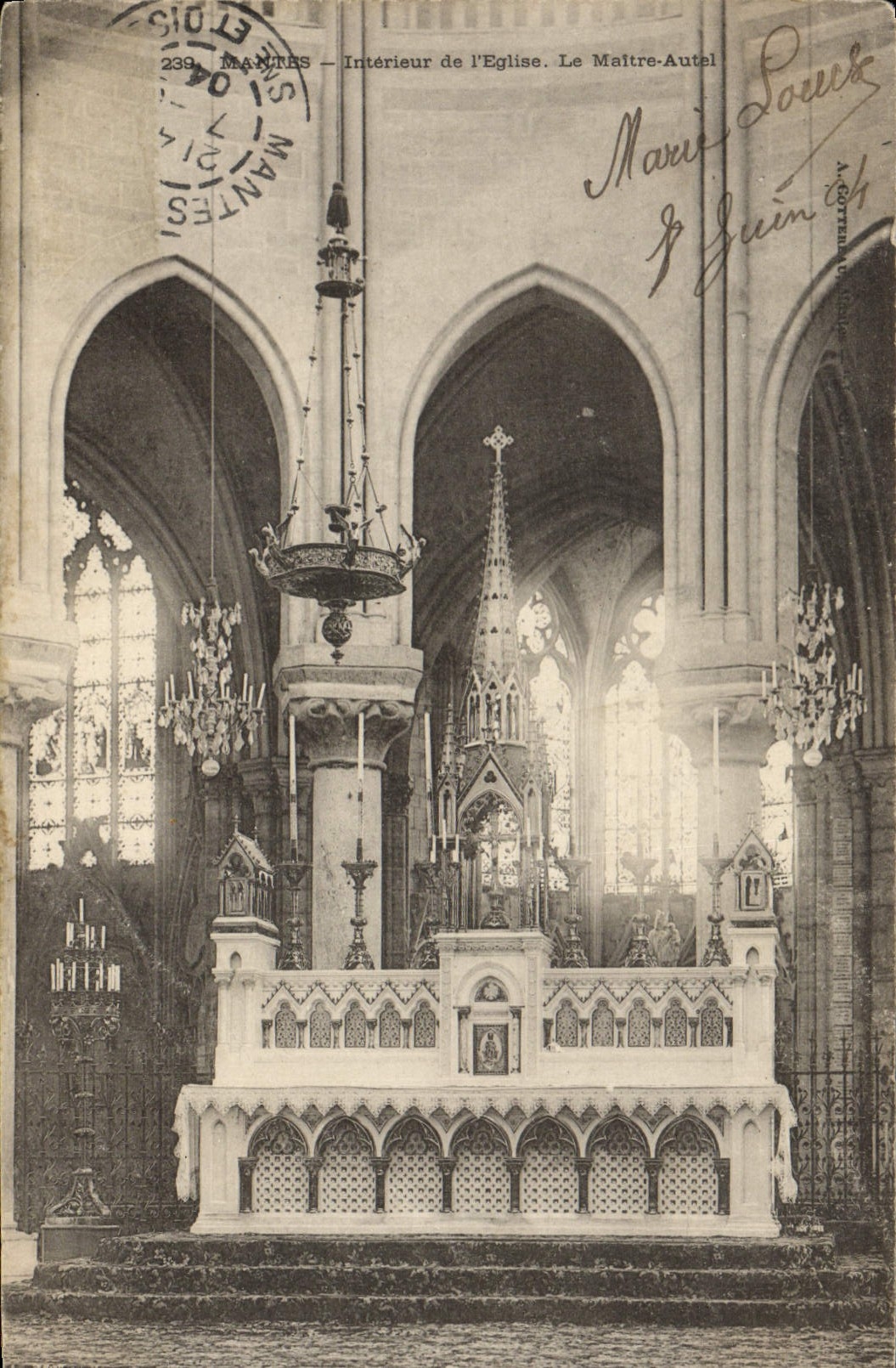 CPA Mantes Interieur de l'eglise Le maitre autel