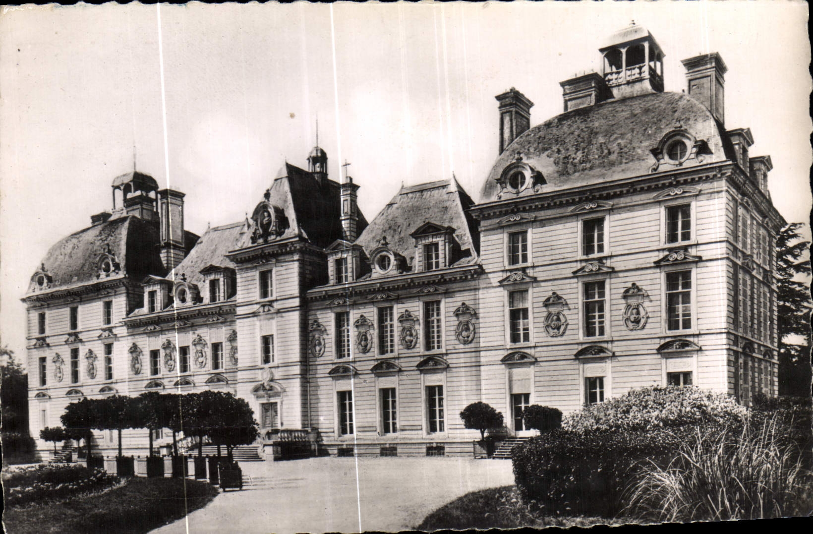 CPM Cheverny Le Chateau Facade
