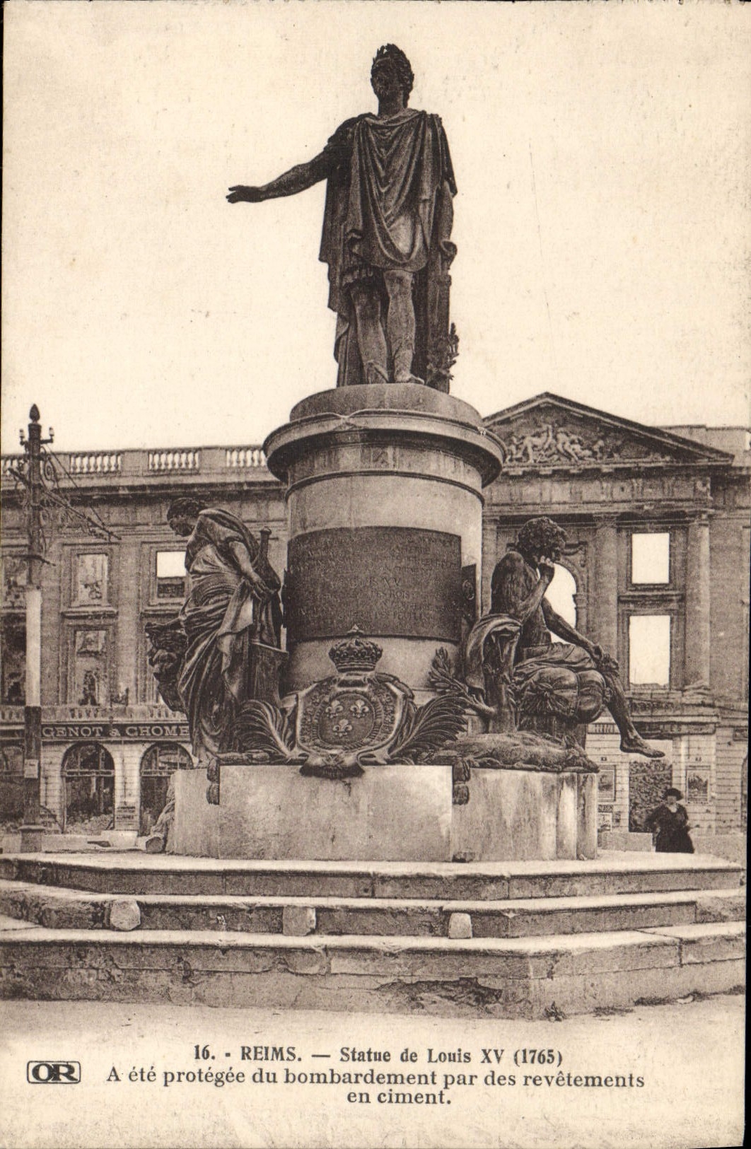 CPA Reims Statue de Louis XV