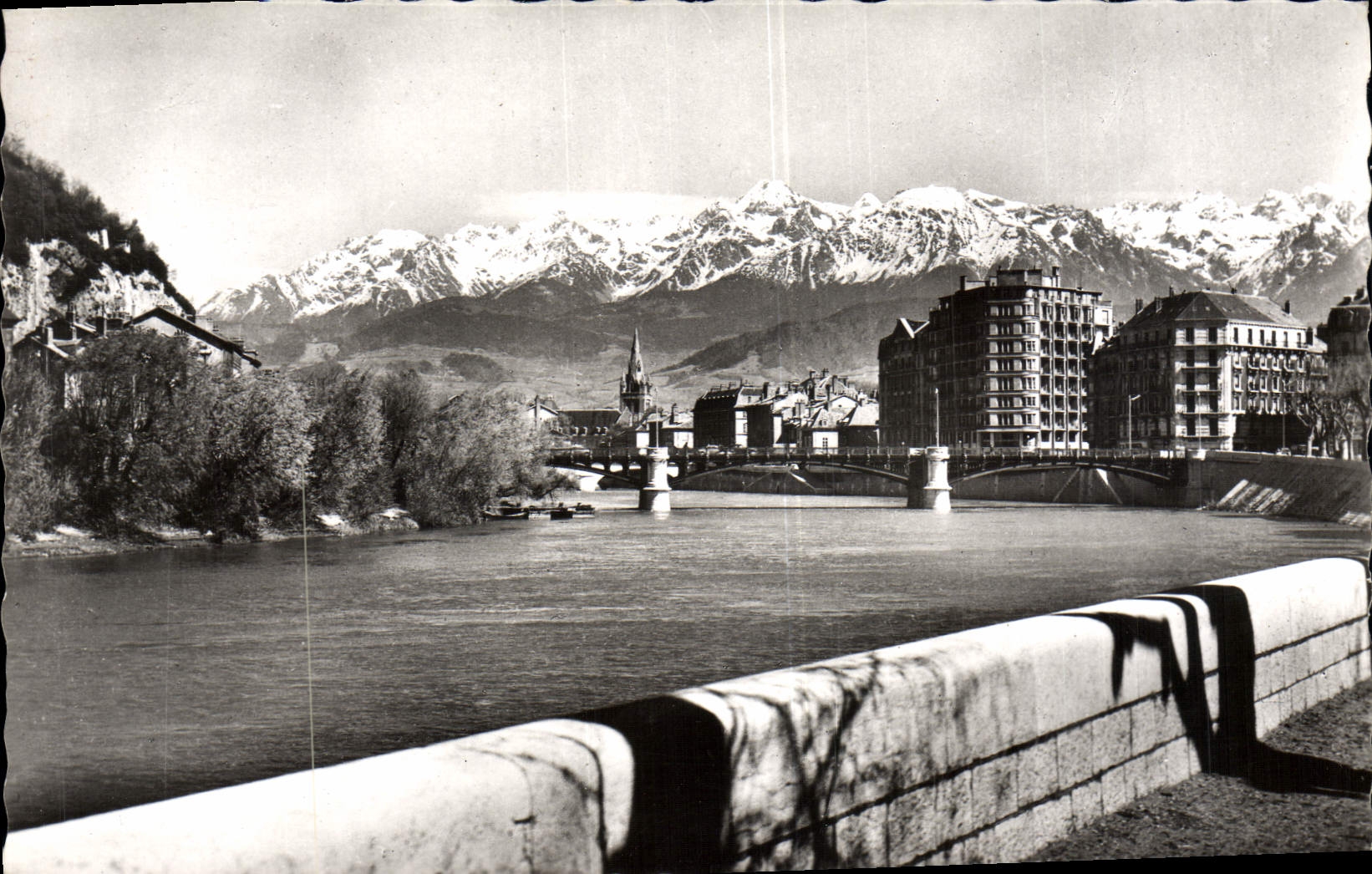 POSTAL MODERNA Grenoble Isere y las montan@as