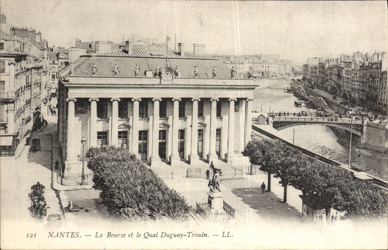 VINTAGE POSTCARD Nantes the Stock Exchange and the quay Duguay Trouin